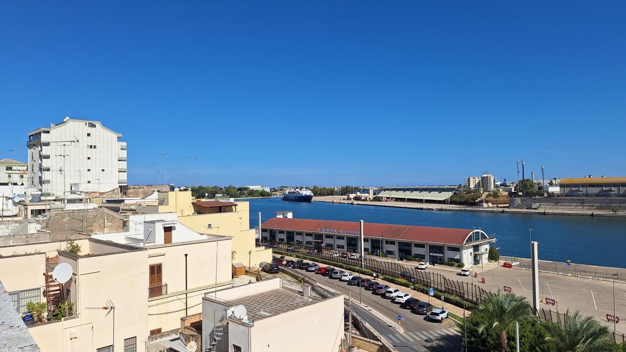 Attico Liberty Guest House Brindisi Eksteriør billede